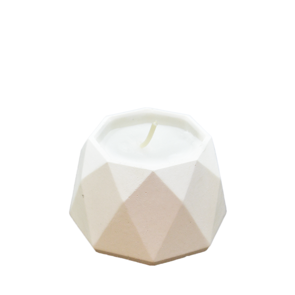 Menší svíčka s vůní kokosu v bílém betonu